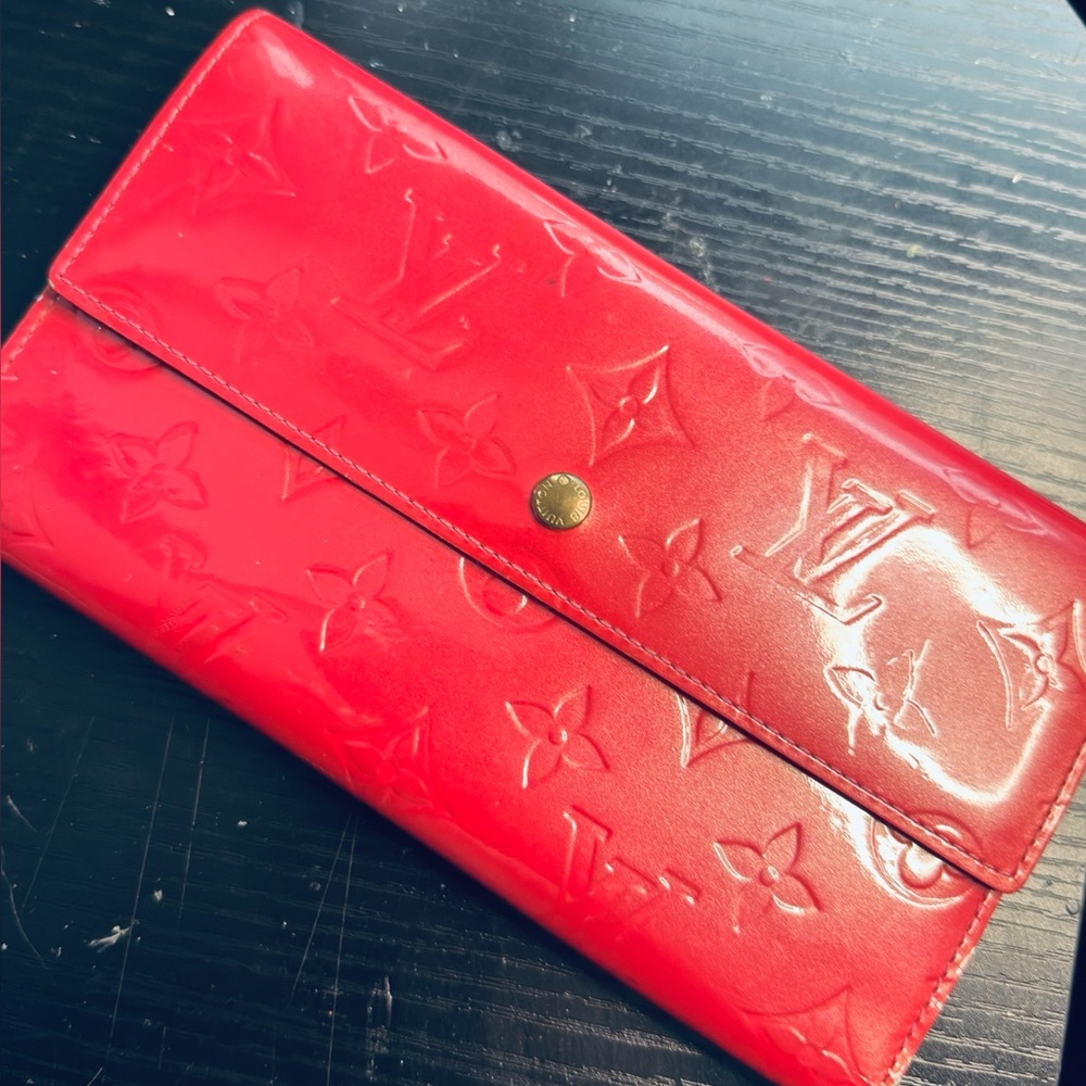 NEW Closet Clear Out PRICE CUT, GREAT Louis Vuitton VIBRANT Red Embossed Wallet